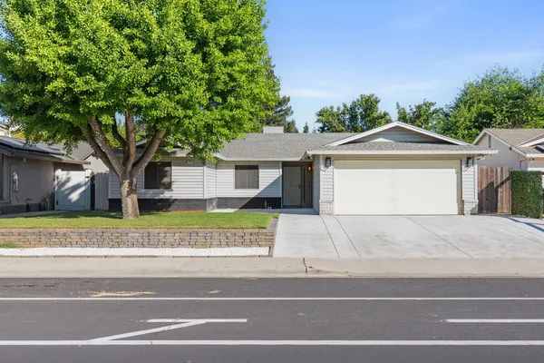 $420,000 | 1348 East D Street, Oakdale, CA 95361