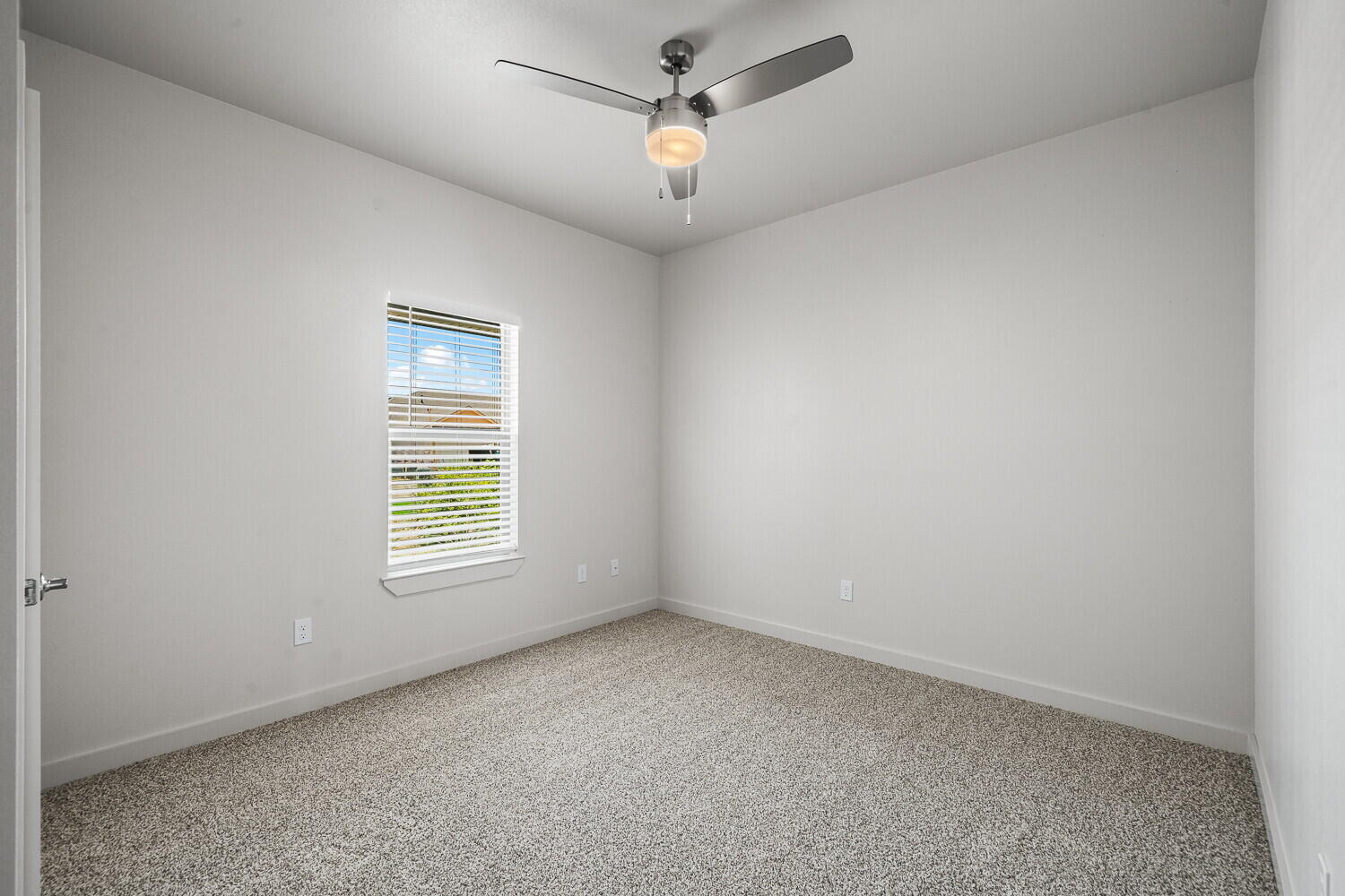 7006 40th Street, Unit B Lubbock, TX 79407 - Photo 15 of 20 7002 40th St B grey counters-1