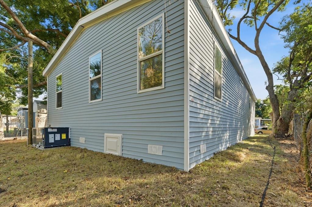 5843 Ashen Avenue New Port Richey, FL 34652 - Photo 8 of 33 Gallery Image 8