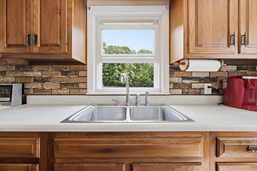 59 Mill Valley Road Belchertown, MA 01007 - Photo 18 of 42