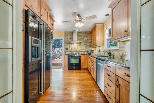 $425,000 | 2702 Yellow Mountain Road Southeast, Roanoke, VA 24014