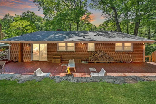 $425,000 | 2702 Yellow Mountain Road Southeast, Roanoke, VA 24014