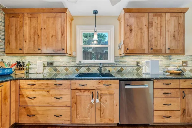 $425,000 | 2702 Yellow Mountain Road Southeast, Roanoke, VA 24014