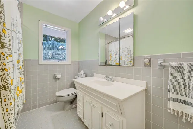 $425,000 | 2702 Yellow Mountain Road Southeast, Roanoke, VA 24014