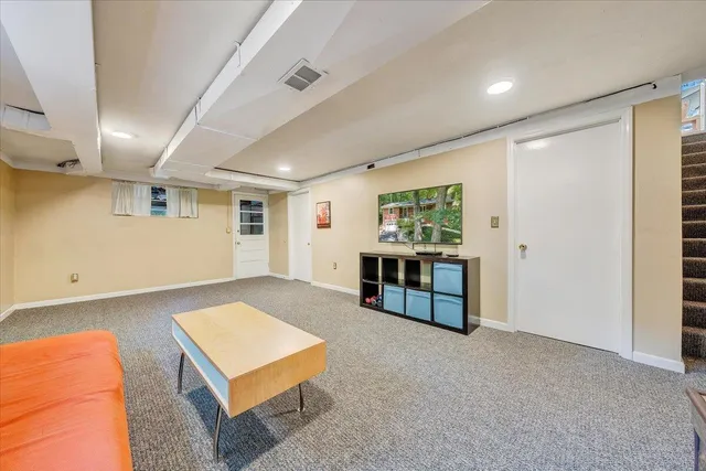 $425,000 | 2702 Yellow Mountain Road Southeast, Roanoke, VA 24014