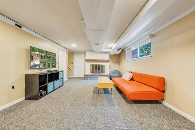 $425,000 | 2702 Yellow Mountain Road Southeast, Roanoke, VA 24014