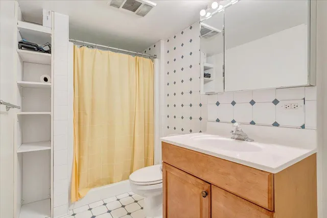 $425,000 | 2702 Yellow Mountain Road Southeast, Roanoke, VA 24014