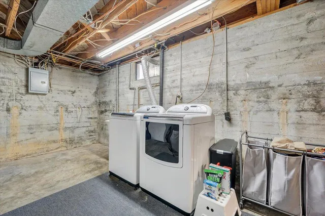 $425,000 | 2702 Yellow Mountain Road Southeast, Roanoke, VA 24014