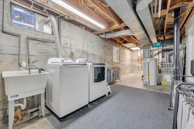 $425,000 | 2702 Yellow Mountain Road Southeast, Roanoke, VA 24014