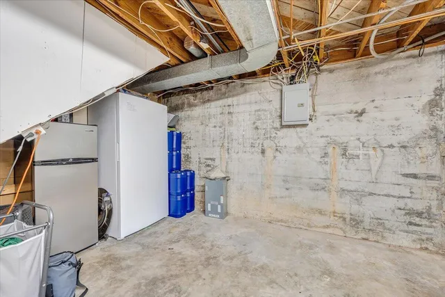 $425,000 | 2702 Yellow Mountain Road Southeast, Roanoke, VA 24014