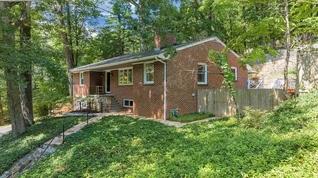 $425,000 | 2702 Yellow Mountain Road Southeast, Roanoke, VA 24014