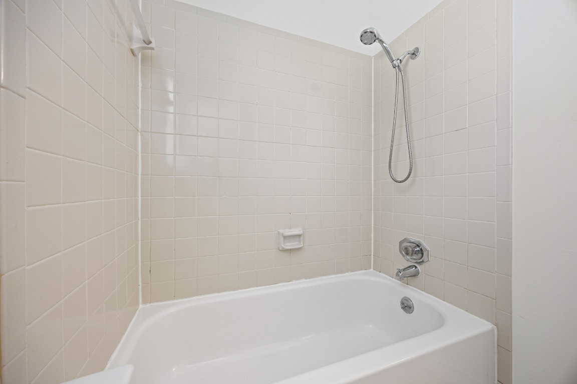 2630 Alcott Lane, Unit A Austin, TX 78748 - Photo 23 of 32 Bathroom with shower / washtub combination