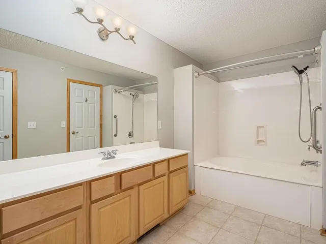 $2,500 | 2445 119th Court Northeast, Unit F, Blaine, MN 55449