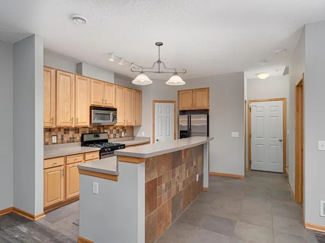 $2,500 | 2445 119th Court Northeast, Unit F, Blaine, MN 55449