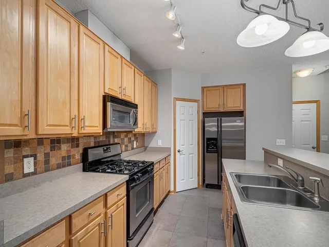 $2,500 | 2445 119th Court Northeast, Unit F, Blaine, MN 55449