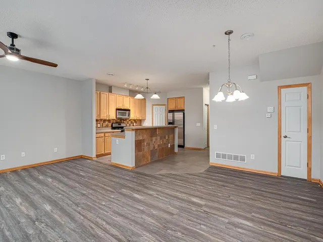 $2,500 | 2445 119th Court Northeast, Unit F, Blaine, MN 55449