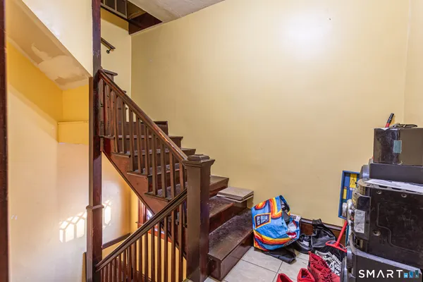 a view of entryway and hall