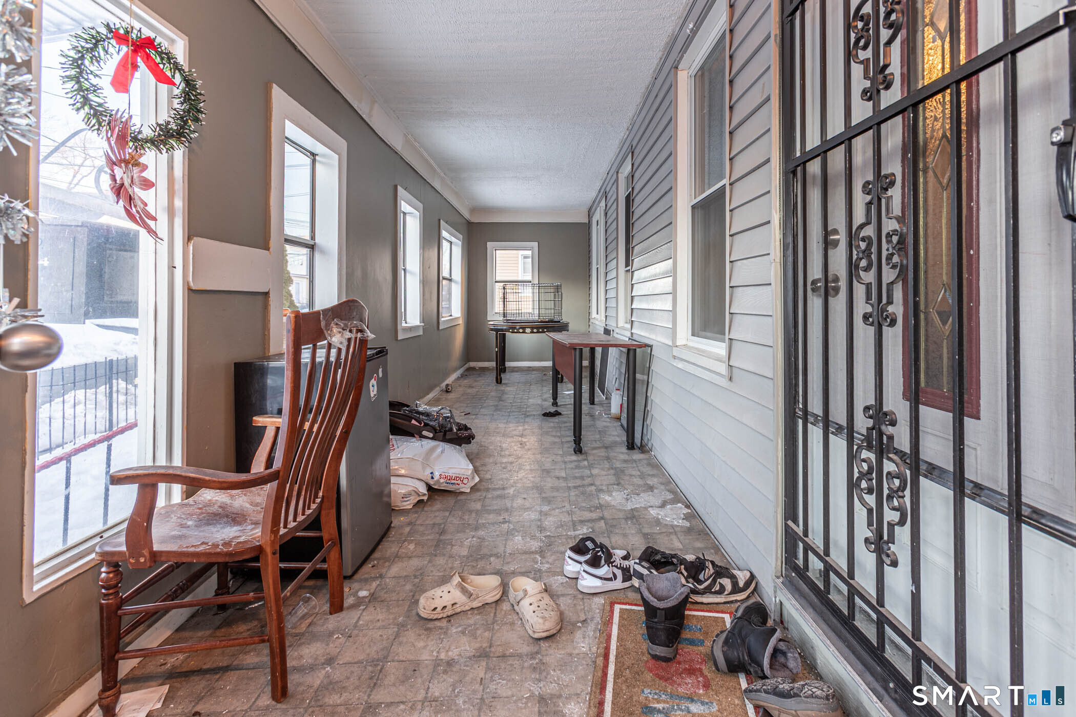 34 Adams Street Hartford, CT 06112 - Photo 20 of 39 a view of a entryway with furniture and staircase