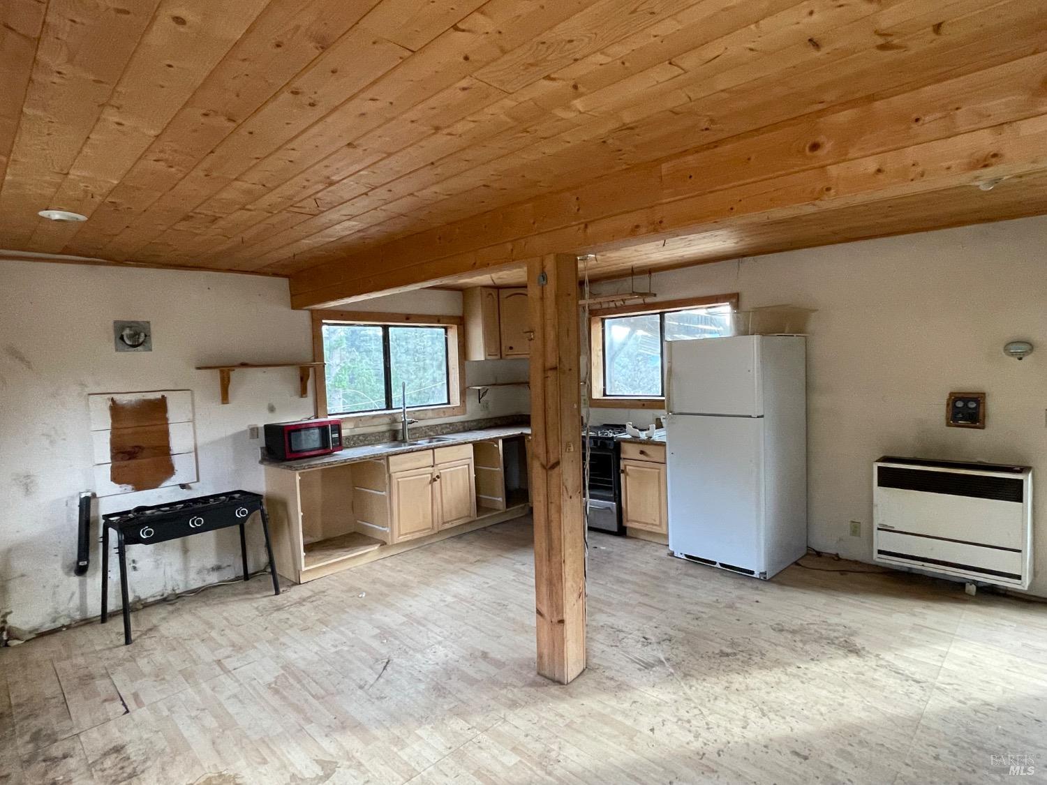 7601 Simmerly Road Laytonville, CA 95454 - Photo 9 of 30 a view of a kitchen with furniture and a kitchen