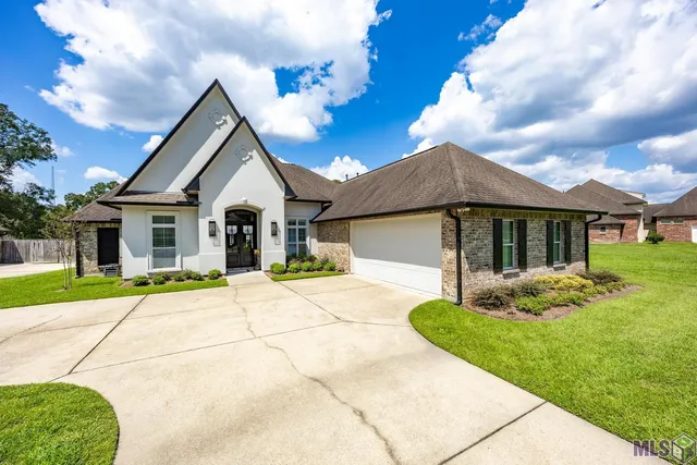 $469,900 | 16123 Magnolia Trace Parkway, Baton Rouge, LA 70817