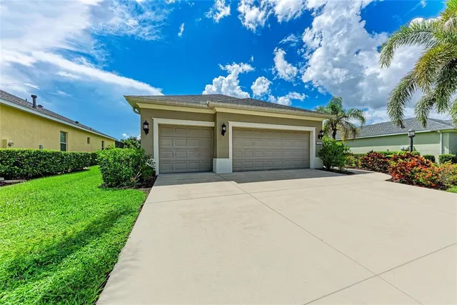 $800,000 | 12051 Forest Park Circle, Bradenton, FL 34211