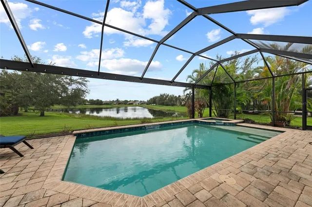 $800,000 | 12051 Forest Park Circle, Bradenton, FL 34211