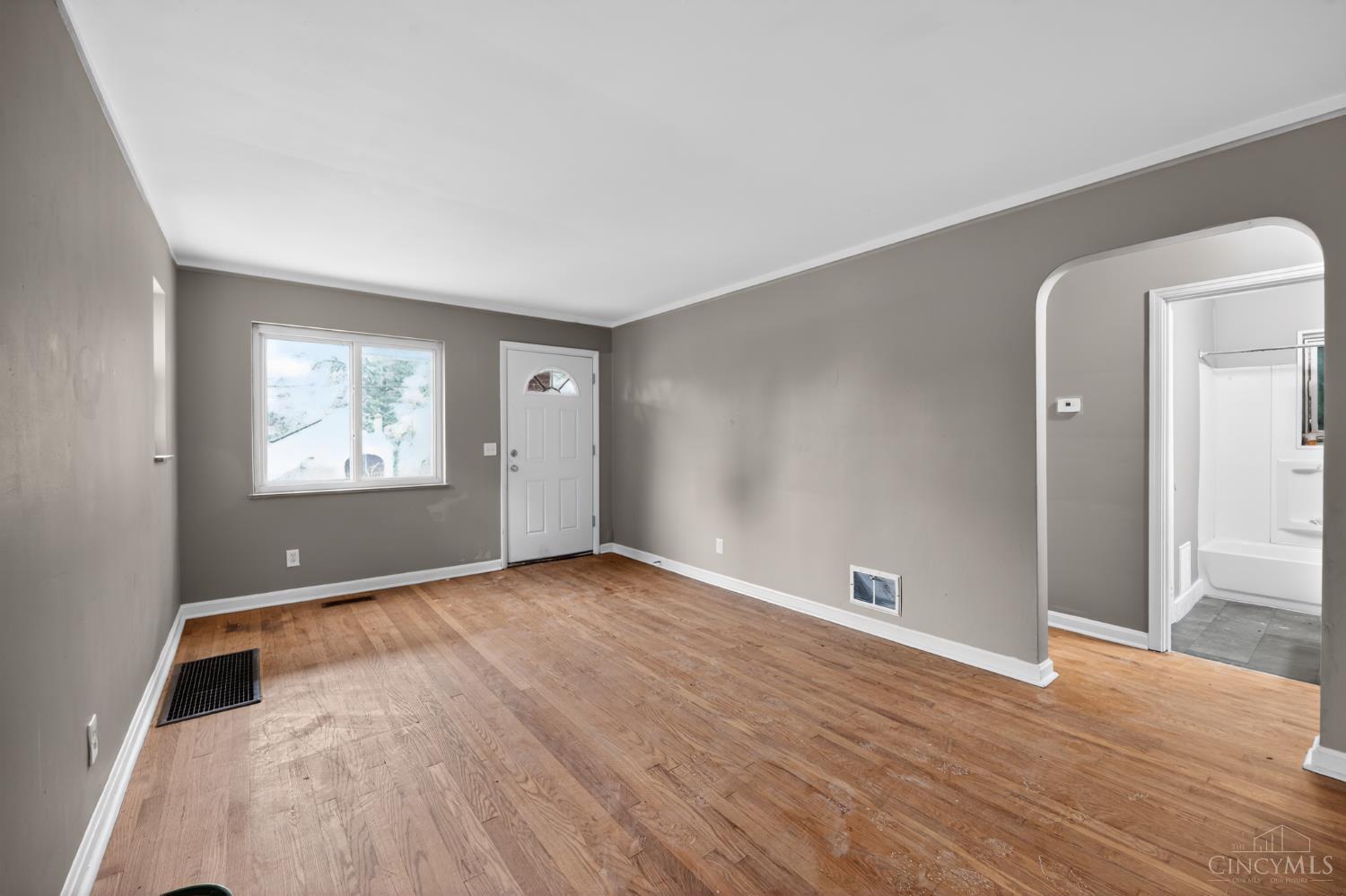 1398 Adams Road Cincinnati, OH 45231 - Photo 5 of 30