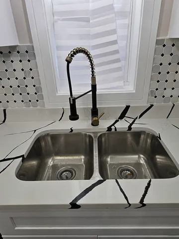 a view of utility room