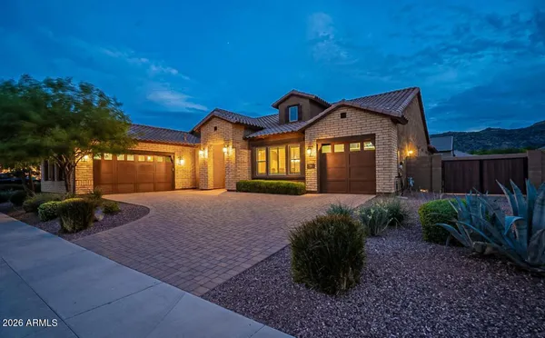 $905,000 | 2915 East Constance Way, Phoenix, AZ 85042