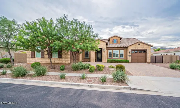 $905,000 | 2915 East Constance Way, Phoenix, AZ 85042