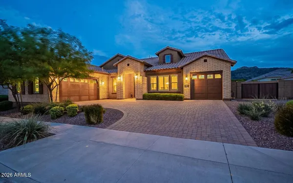 $905,000 | 2915 East Constance Way, Phoenix, AZ 85042