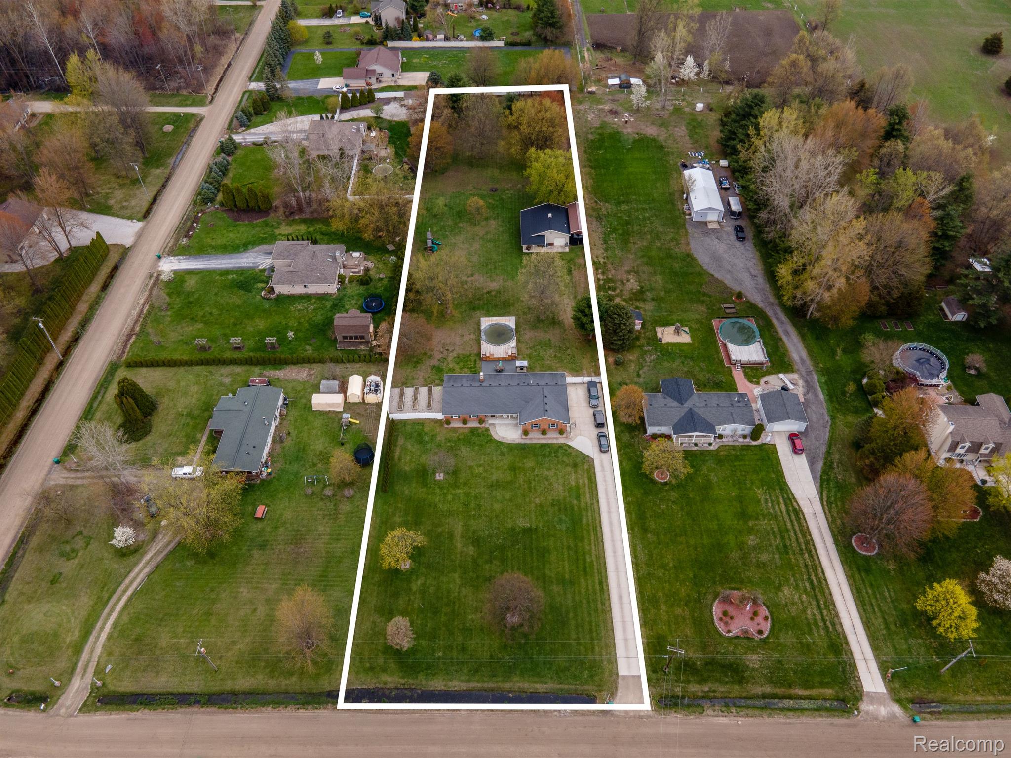 35294 Ash Road New Boston, MI 48164 - Photo 3 of 49 Gallery Image 3