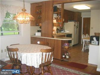 8 Mayfair Road Wyomissing, PA 19610 - Photo 8 of 12 Gallery Image 8