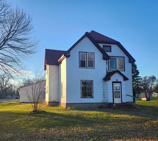 $43,500 | 430 4th Street, Wyndmere, ND 58081