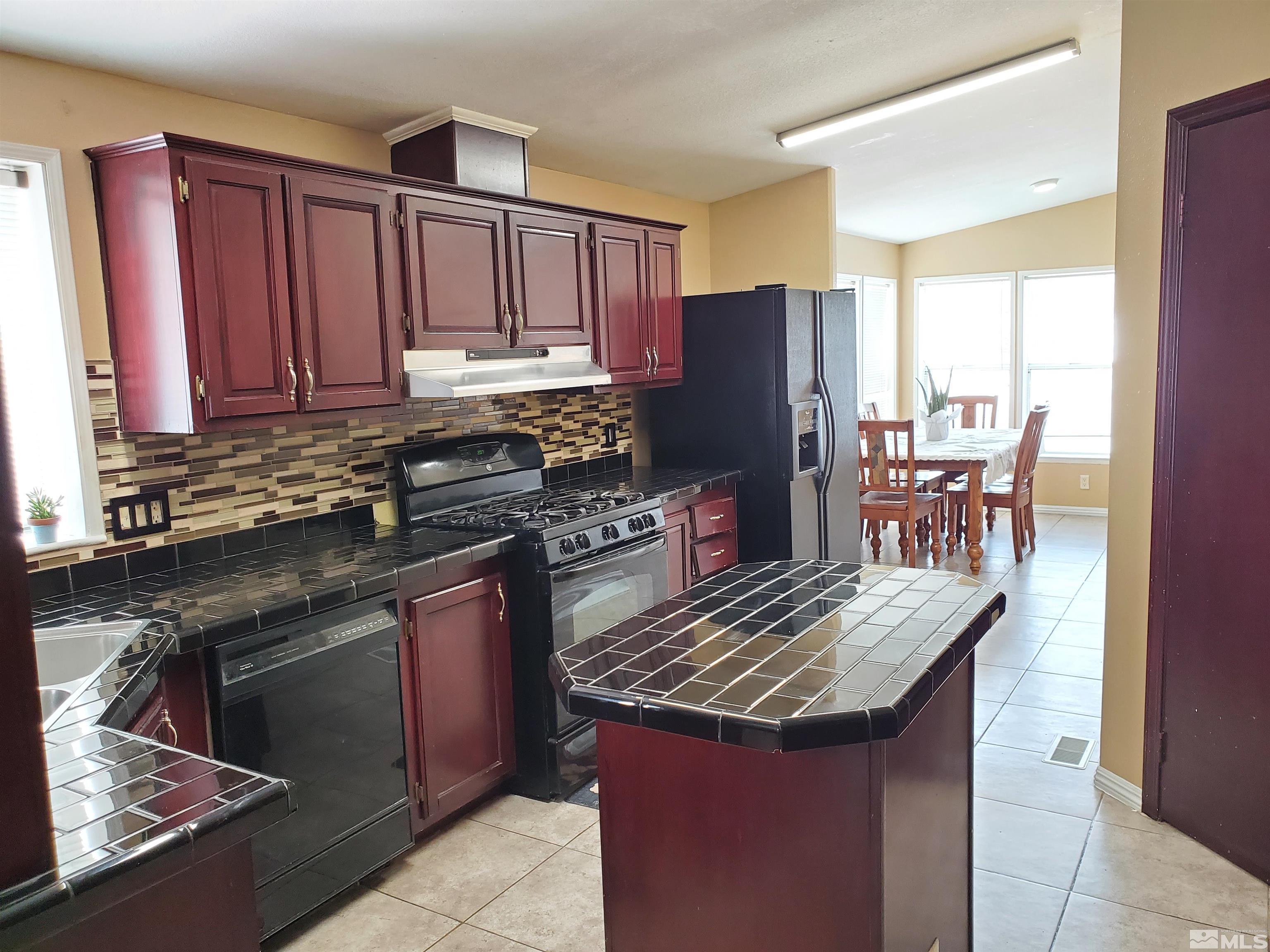 732 Kit Court Reno, NV 89506 - Photo 3 of 23 Photo 3