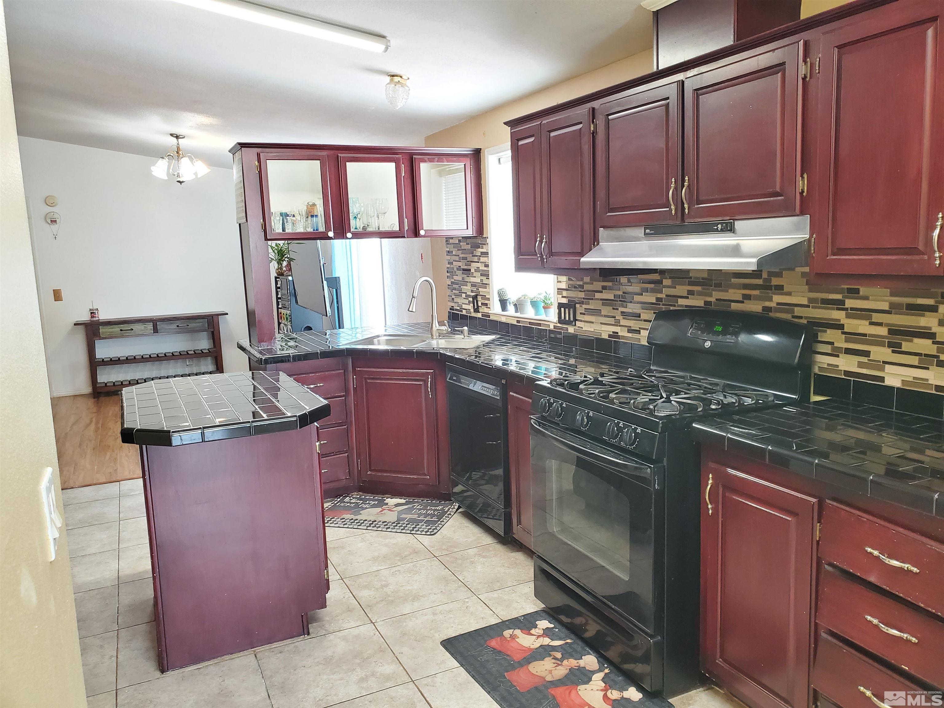 732 Kit Court Reno, NV 89506 - Photo 5 of 23 Photo 5