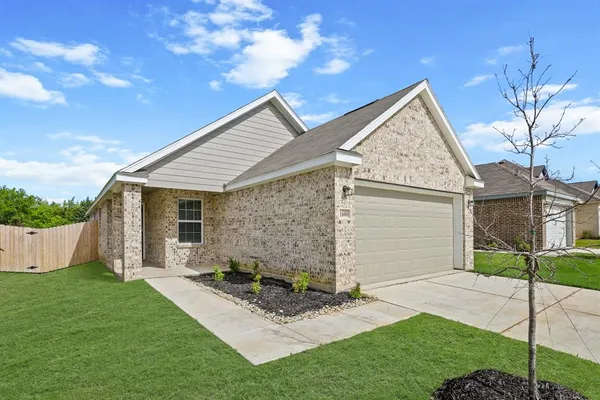 $259,990 | 1600 Romans Road, Ennis, TX 75119