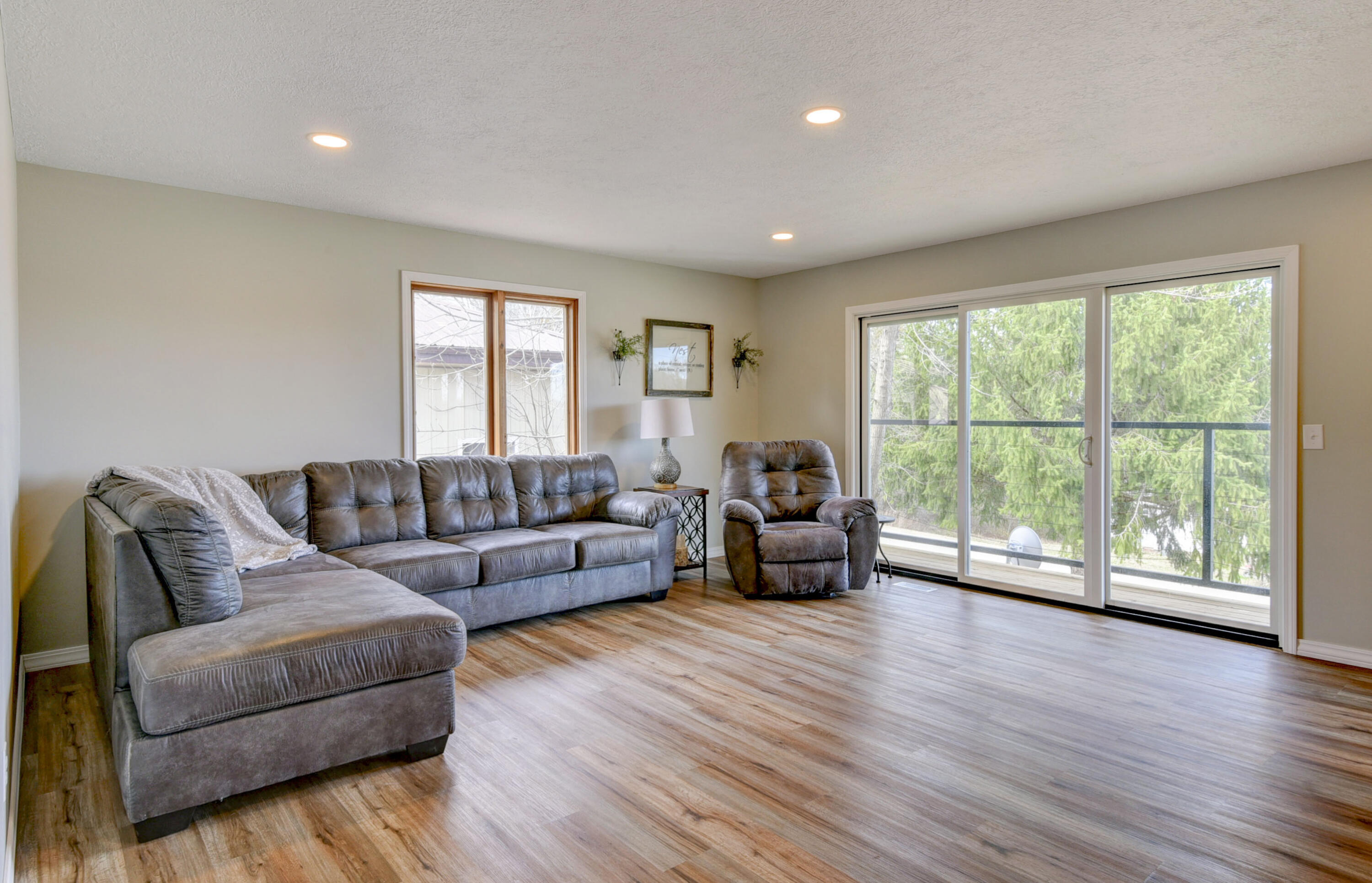 350 Campbell Point Road, Unit 1 Shell Knob, MO 65747 - Photo 9 of 18 Living Room