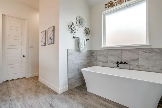 $635,000 | 1225 Crown Valley Drive, Weatherford, TX 76087