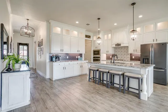 $635,000 | 1225 Crown Valley Drive, Weatherford, TX 76087