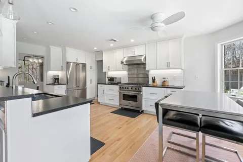 3 Hedges Avenue, East Hampton, NY 11937