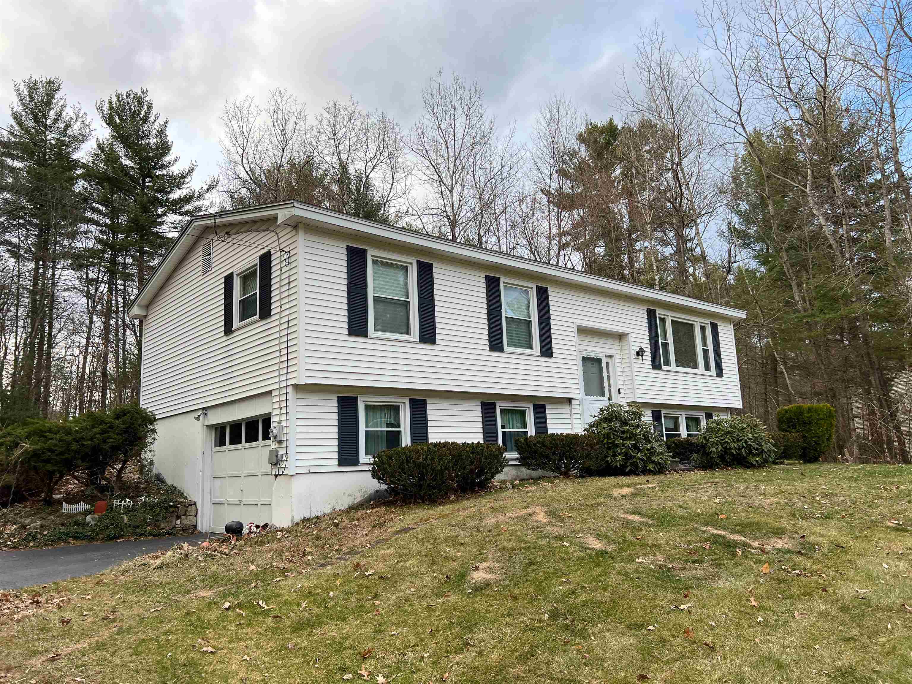 32 Turtle Crossing Road Pelham, NH 03076 - Photo 14 of 21