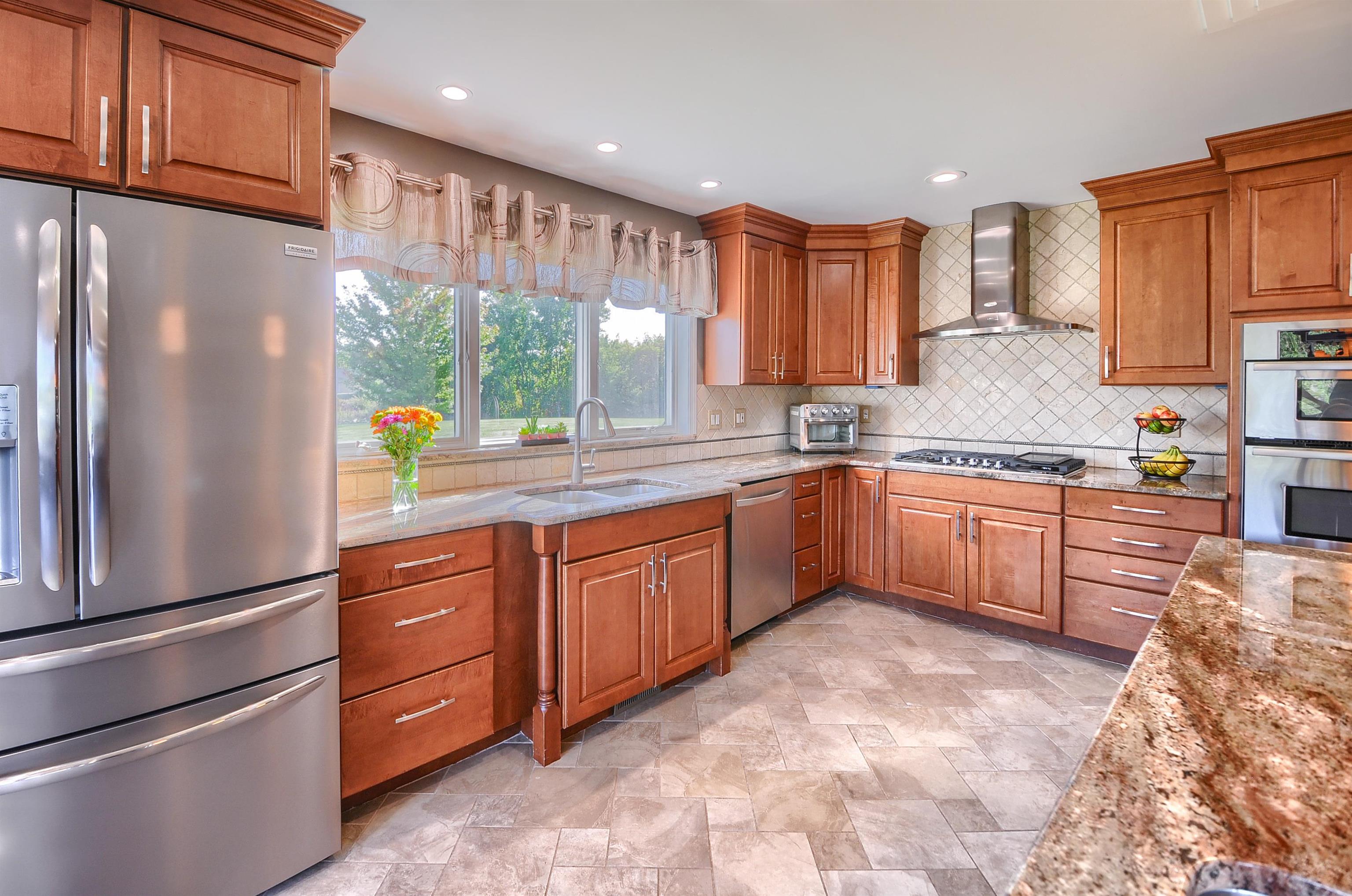 347 Golf Road Lapeer, MI 48446 - Photo 8 of 93