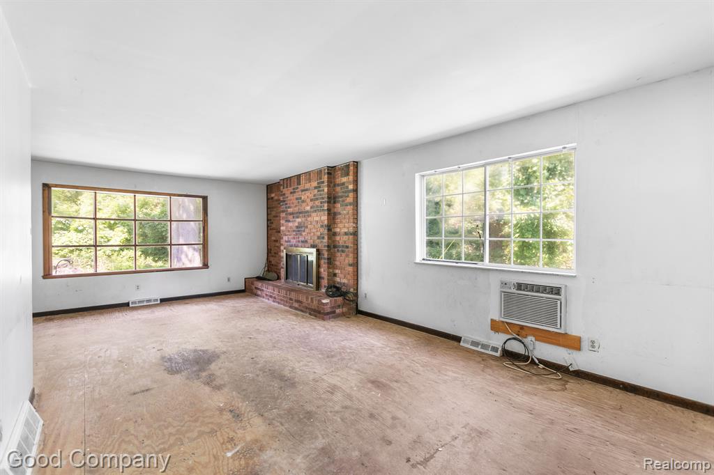 3840 Maple Road Fort Gratiot, MI 48059 - Photo 4 of 36