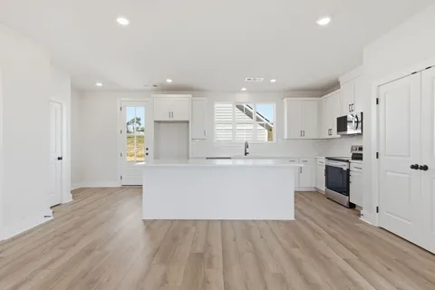 $449,900 | 1813 Flatwaters St Spring Hill, Spring Hill, TN 37174