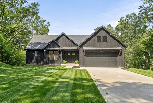 $1,595,000 | 3126 Red Oak Drive, Saugatuck, MI 49453