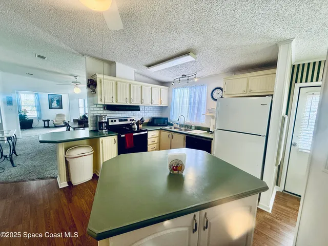 $1,895 | 2399 Coconut Palm Drive, Palm Bay, FL 32905