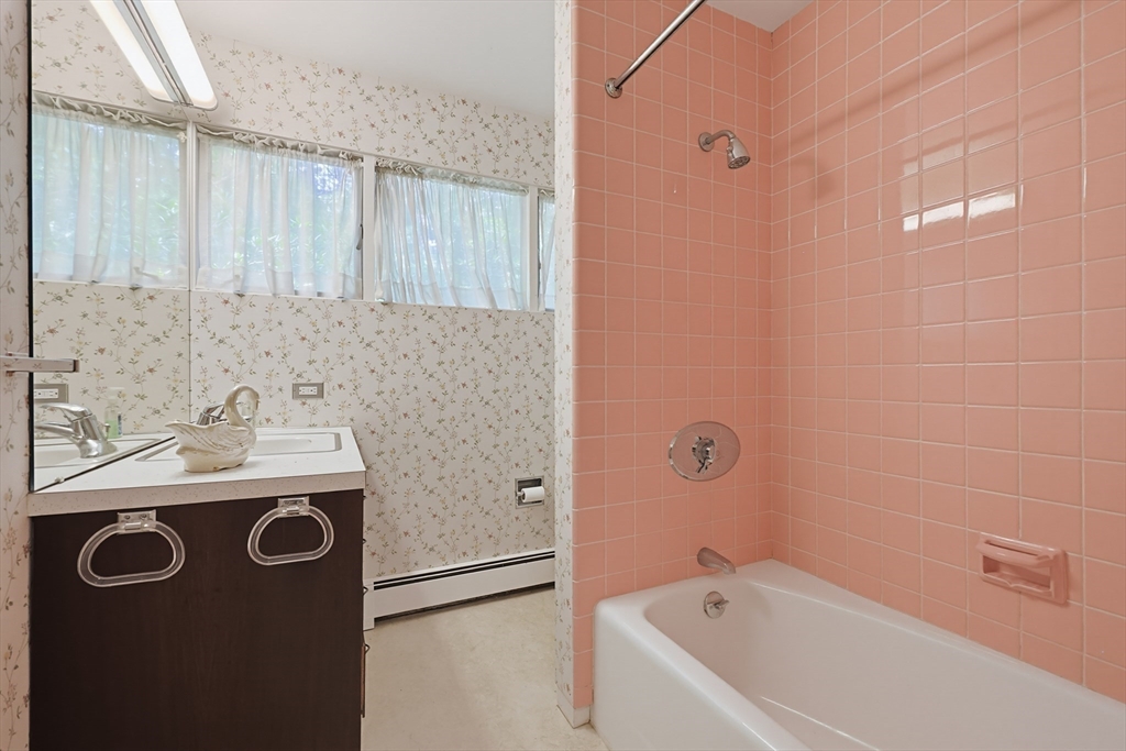 37 Oxbow Road Wayland, MA 01778 - Photo 15 of 20