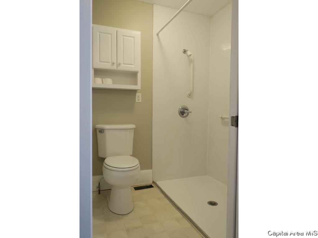 1108 North MacArthur Boulevard Springfield, IL 62702 - Photo 13 of 34