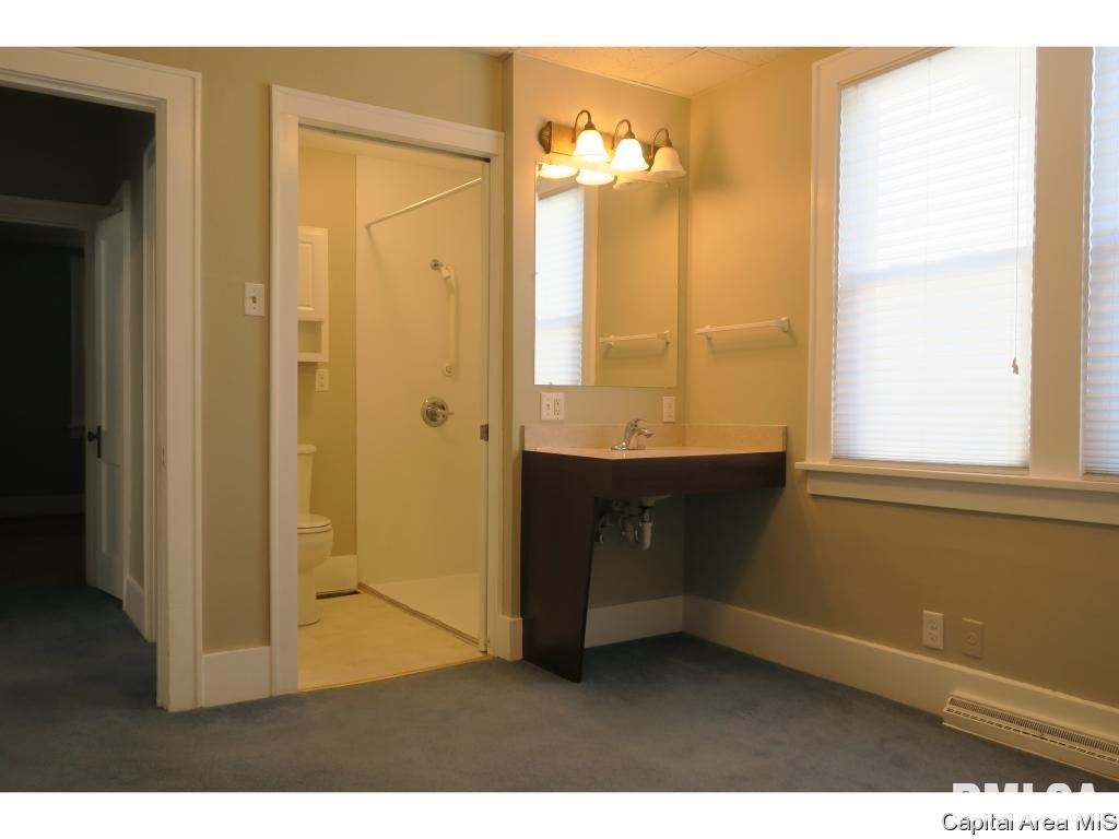 1108 North MacArthur Boulevard Springfield, IL 62702 - Photo 14 of 34